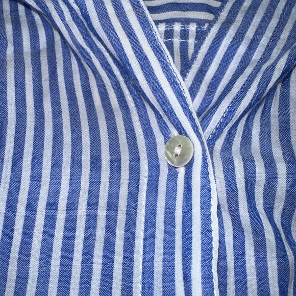 Lilly Pulitzer
Sea View Pinstripe Long Sleeve Button Down Blouse (T2) - Picture 4 of 6